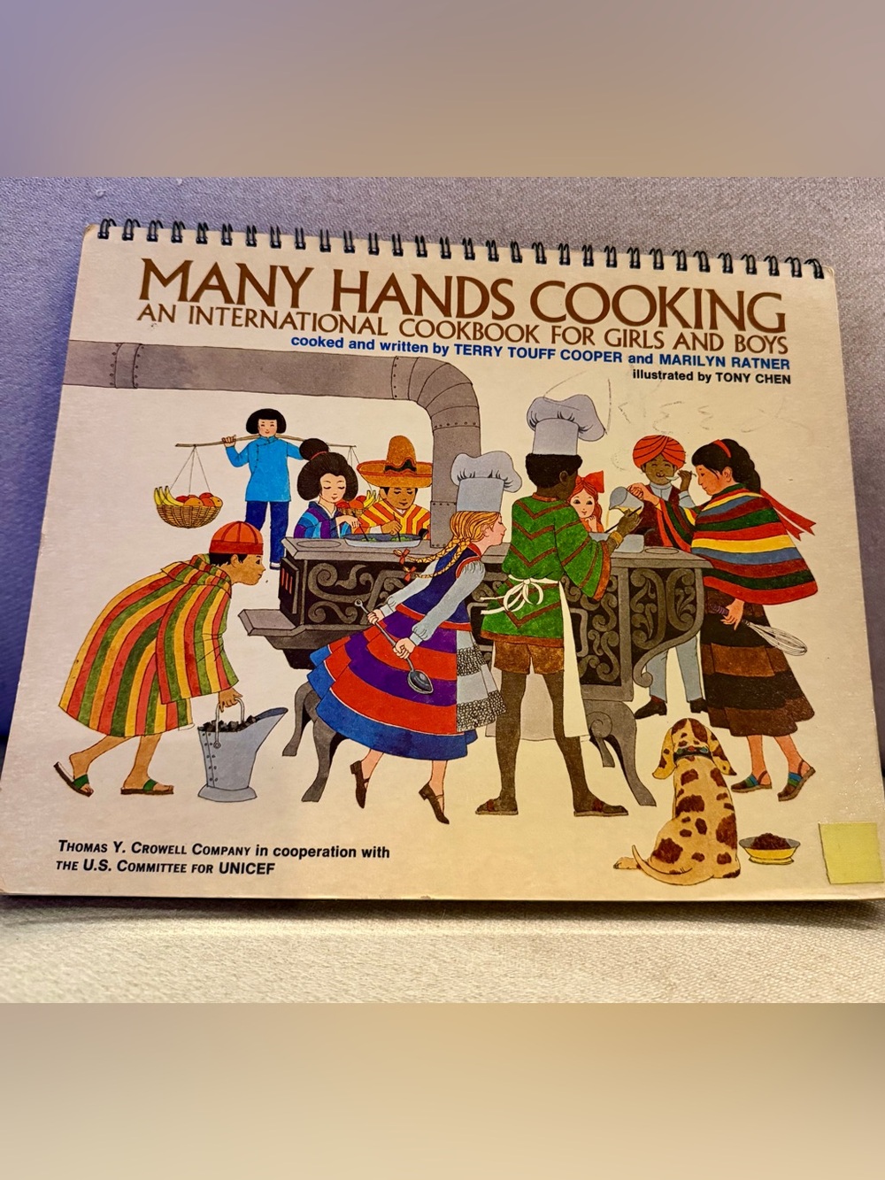 1974 Many Hands Cooking International Cookbook for Girls & Boys UNICEF Spiral VT